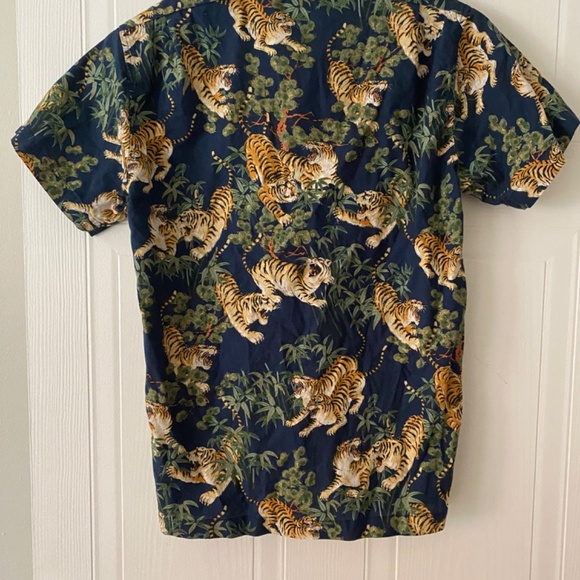 EUC Naked & Famous Men’s Aloha Shirt tiger print - Picture 5 of 5